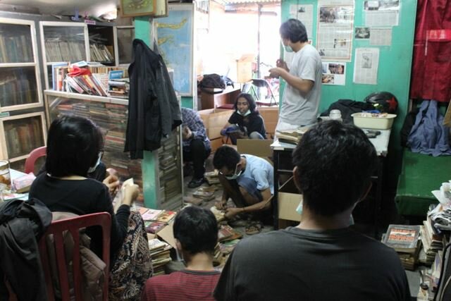 Buku Basah dan Berdebu di Sipakainga